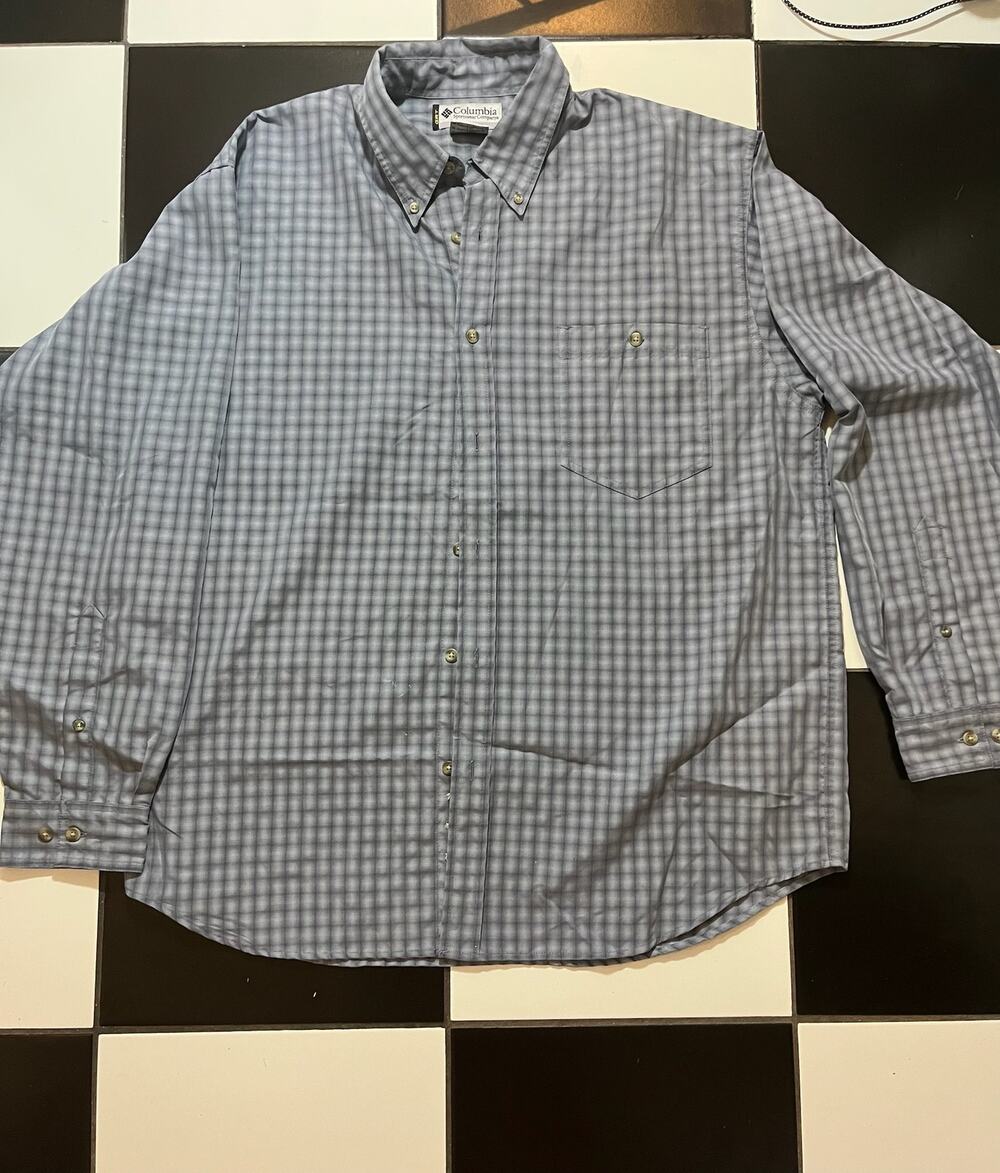 Men's Columbia button-up shirt with blue plaid pattern, size XL